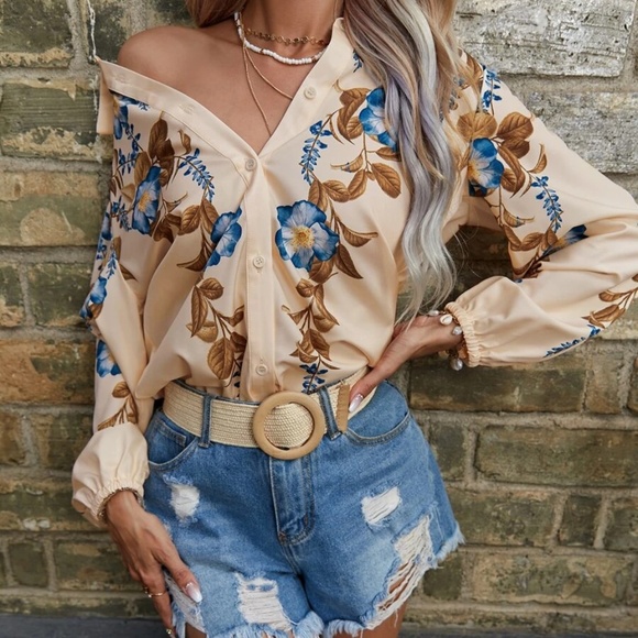 Tops - Boho Floral Print Button up Shirt